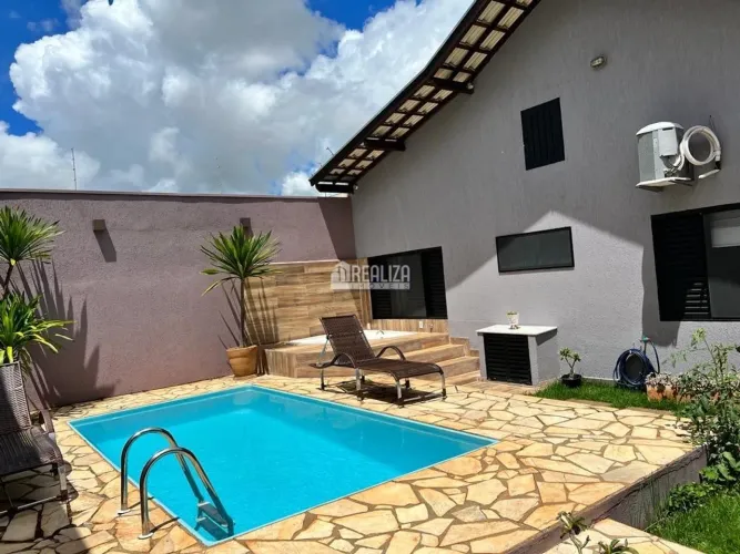 Casa à Venda no Bairro Olinda, Uberaba - Imperdível!