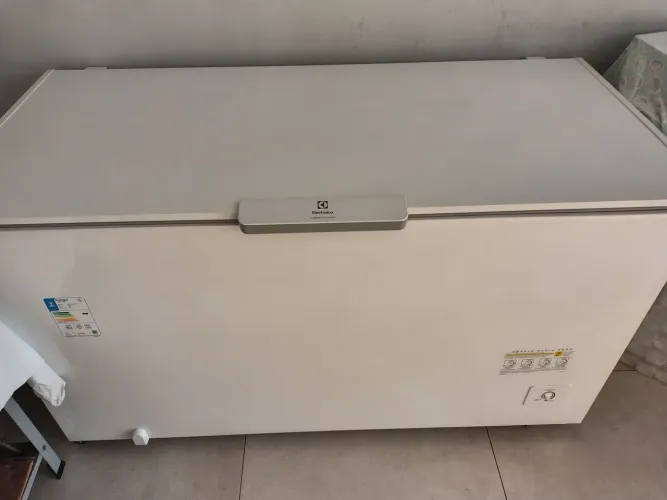 Freezer horizontal Eletrolux 513L inverter