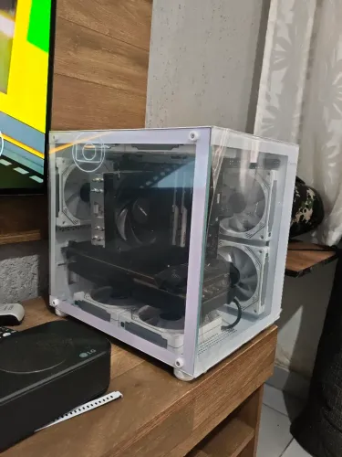 Pc gamer Ryzen 5700x 16gb ram 3600