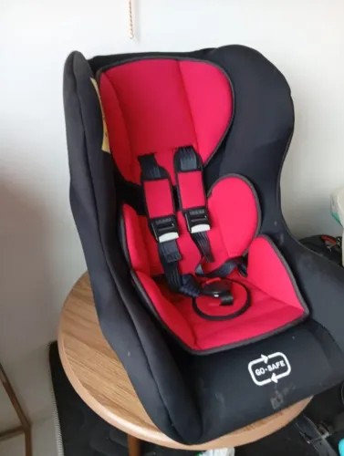 CADEIRINHA DE CARRO PARA CRIANÇAS.