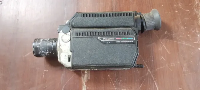 Filmadora antiga panasonic( não funciona )
