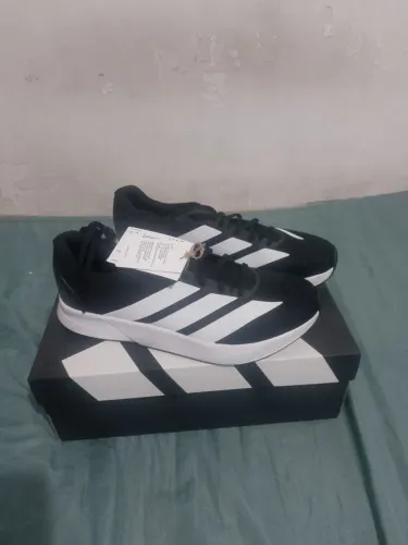 Tênis Adidas