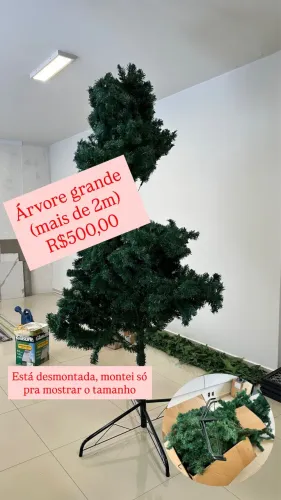Árvore de Natal grande 