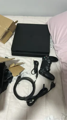 PlayStation 4 slim 1Tb 1 controle 