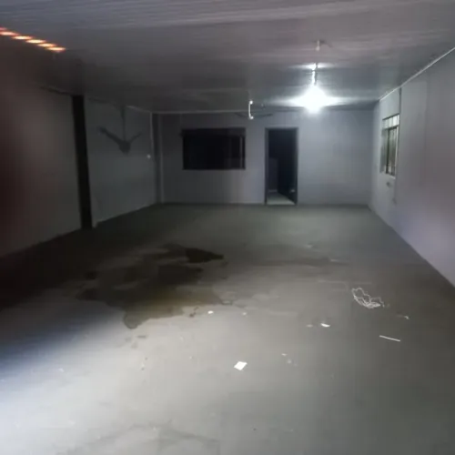 Barracão. Fundos. 130 m2 . Quadrados. Direto .proprietário. aluguel 3.000,0