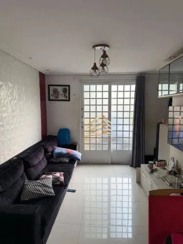 Sobrado em Condomínio Fechado em Bonsucesso  2 Dormitórios, Planejados e 2 Vagas