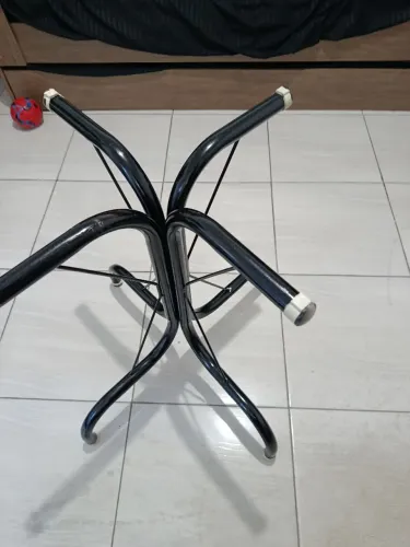 Mesa de Granito 70x70 cm com Base de Ferro - Resistente e Elegante