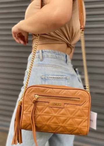 Bolsa Schutz caramelo em perfeito estado