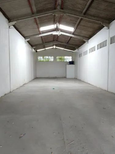 Galpão com 300 m² na Rua Rio Grande do Sul nº 597, bairro Siqueira Campos, Aracaju