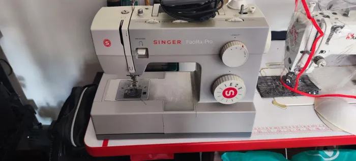 Máquina de costura Singer 4411 