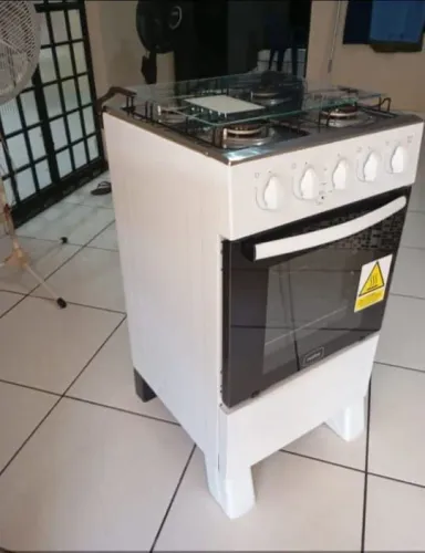 Vende-se fogao de 4 bocas elétrico