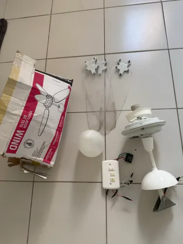 Vendo armário duas peças e ventilador de teto