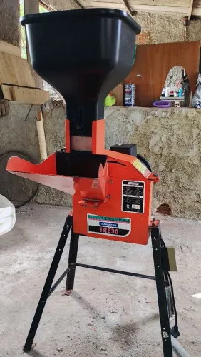 Vendo triturador forrageira Tramontina