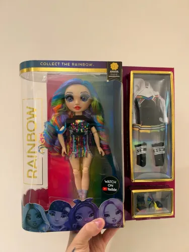 Boneca Rainbow High 