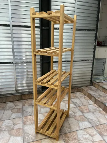 Estante em madeira Pinus