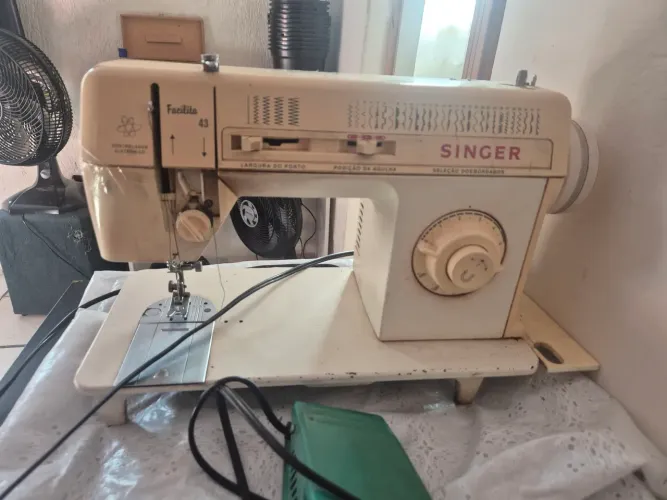 Máquina de costura Singer Facilita 43