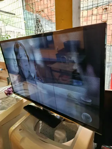 TV 46 polegadas com defeito