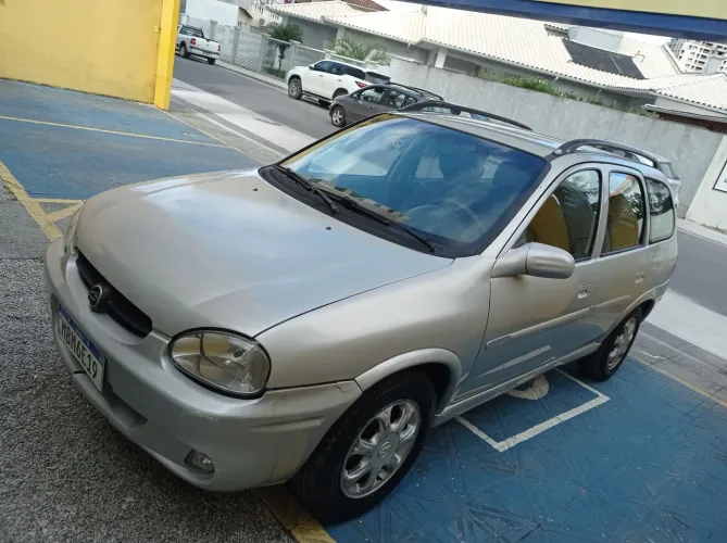 Chevrolet Corsa Wagon GLS 1.6 16V MPFI 4P 1999