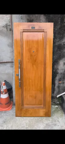 Folha porta madeira maciça 0,82x2,10