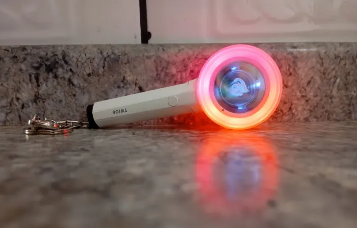 Chaveiro Kpop Ídolo TWICE mini porta chaves CANDYBONG glow stick pingente.