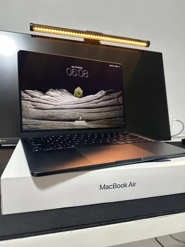 MACBOOK M4