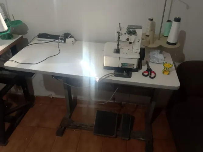 Máquina de costura Galoneira Bracob bc 2500