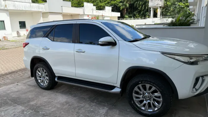 Toyota Hilux SW4 SRX 4X4 2.8 TDI 16V Dies. Aut. 2016