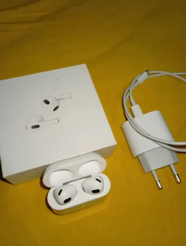Vendo fone de iPhone  primeira linha acompanha carregador 