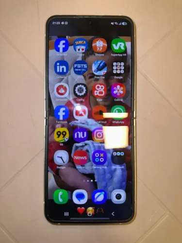 Samsung Galaxy Z Flip5 128GB - Completo - Excelente Estado