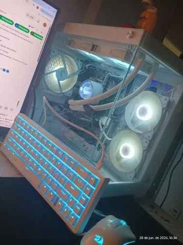 VENDO COMPUTADOR (NÃO ACOMPANHA MONITOR NEM TECLADO E MOUSE)