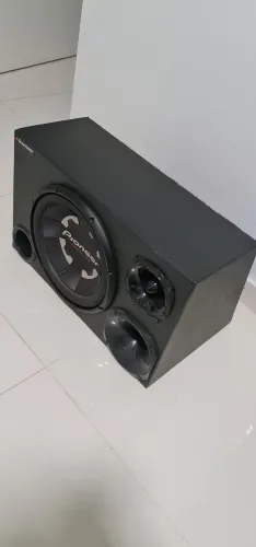 Motivo da venda: Vendi meu carro, estou sem serventia para essa caixa de som.