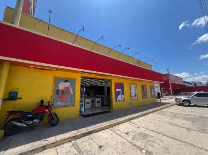 PONTO COMERCIAL NA AV. DR. SILAS MUNGUBA - COM ESQUINA E ESTACIONAMENTO AMPLO!