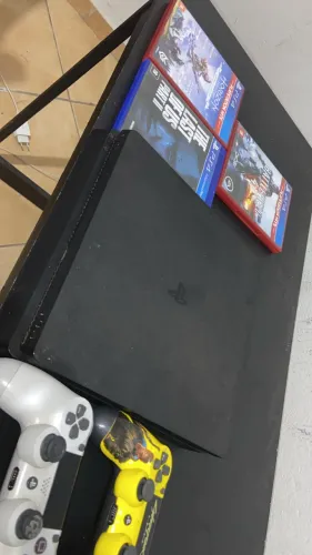 PS4 SLIM COM 2 DOIS CONTROLES UM PERSONALIZADO ESTILO CYBERPUNK + 4 JOGOS!!