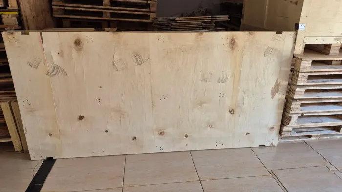 Pallets seminovos compensado, medida 2.30mt por 1.10mt, entregamos.