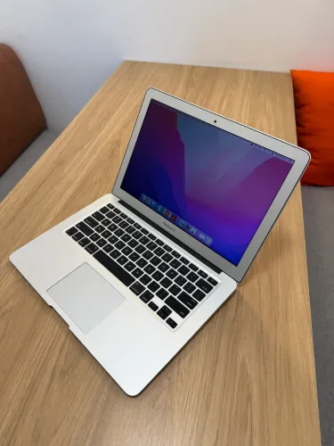 MacBook Air 13" 2017 i5 8GB 128GB SSD Muito Conservado