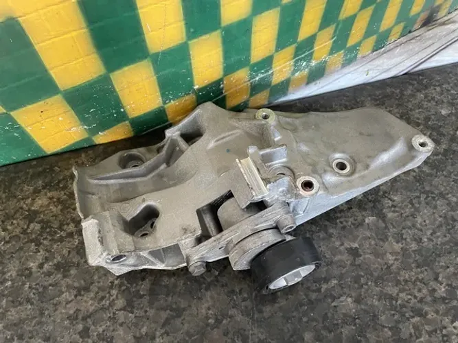 Suporte compressor peugeot 2008 1.6  ano 2020