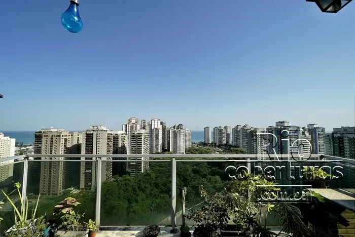 Cobertura à venda no Mirante Cinco Estrelas. Barra da Tijuca.