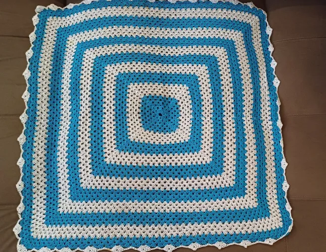 Tapete Crochê Azul e Branco - Decoração para Casa