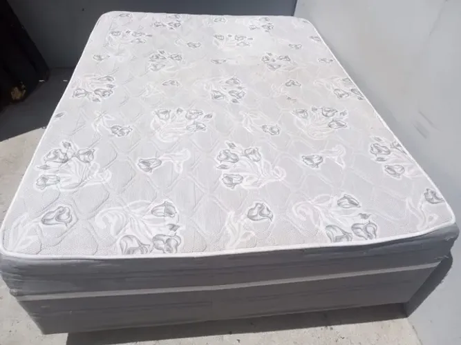 Vendo cama de casal de molas conjugada