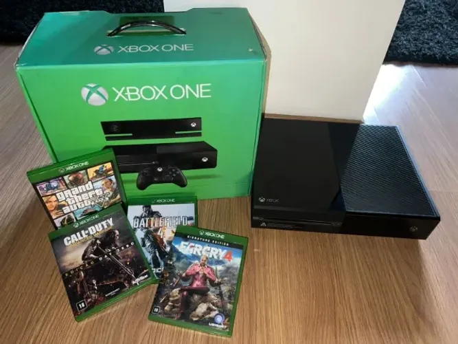 Xbox One + Kinect + 1 controle + 4 jogos