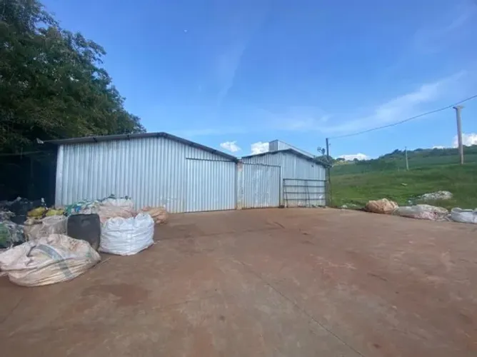 Barracão, Galpão Metalico usado com fechamento em telhas 21X19