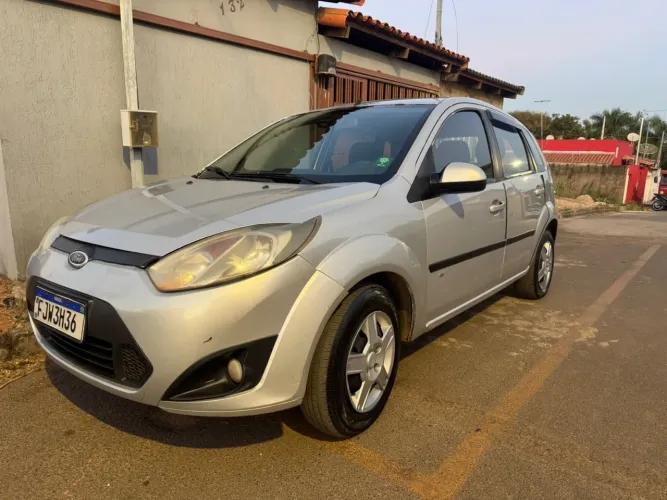 Ford Fiesta SE 1.6 8V Flex 5P 2014