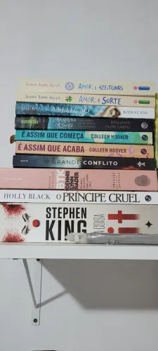 Acervo de Livros - Diversos autores e gêneros