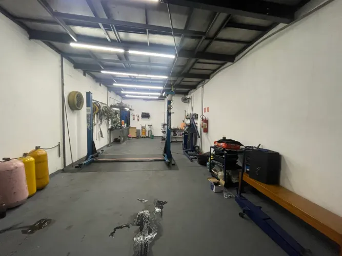 Oficina mecânica completa de carros 