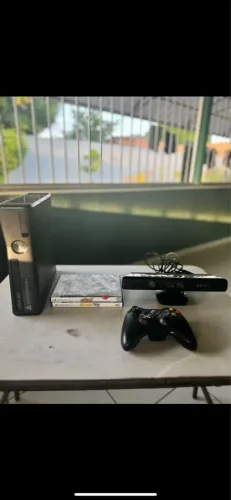 Vendo X box 360 com kinect