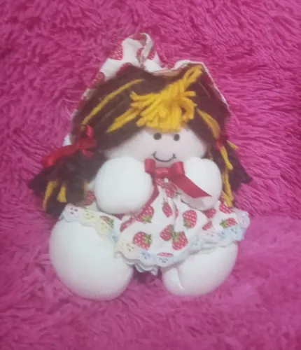 Boneca Artesanal Moranguinho