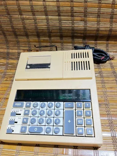 Calculadora de mesa antiga Olivetti 