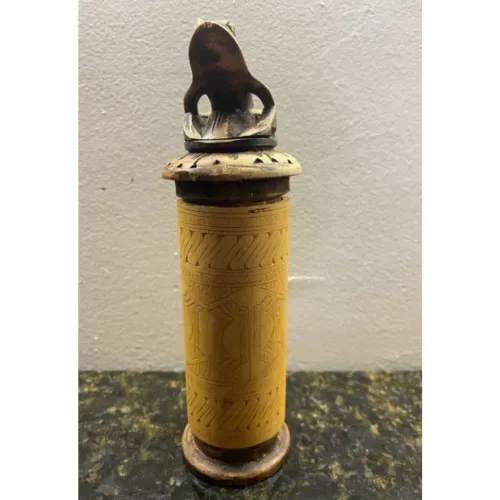 Pote (ou porta joia ou caixa secreta) antigo e raro em formato sapo em estilo asiatico.