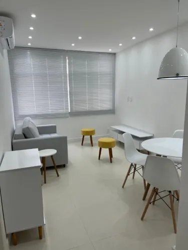 Apartamento quarto e sala mobiliado em Copacabana