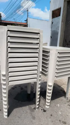 Mesa de plástico Premier com engate